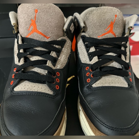 Jordan 3 Retro
Desert Elephant - Picture 2 of 7